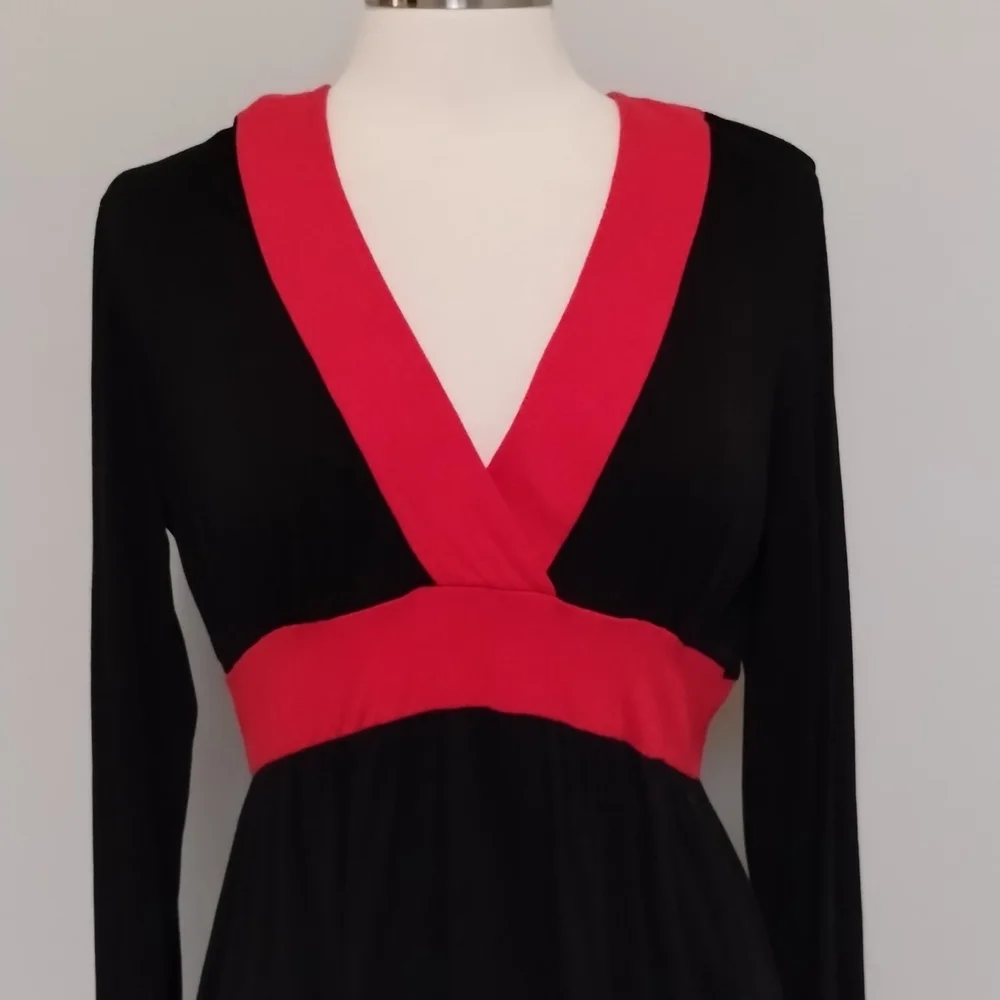 New York & Company Retro Mod Colorblock Dress L Long Sleeve Black Red Empire